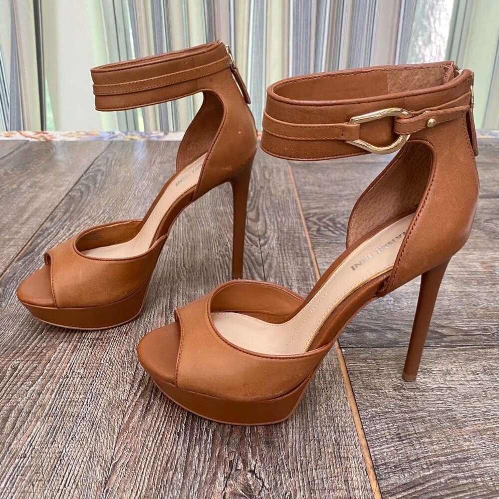 Gianni Bini Leather Ankle Strap Heel Size 6.5 Brown 5 in Zip Back Platform - Picture 14 of 16